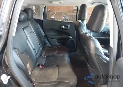 2018 Jeep Compass Latitude 4X4 from USA, damaged, VIN 3C4NJDBB8JT179272